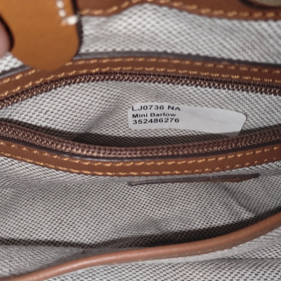 Dooney & Bourke mini Barlow leather bag, never used, out of production - Picture 6 of 12